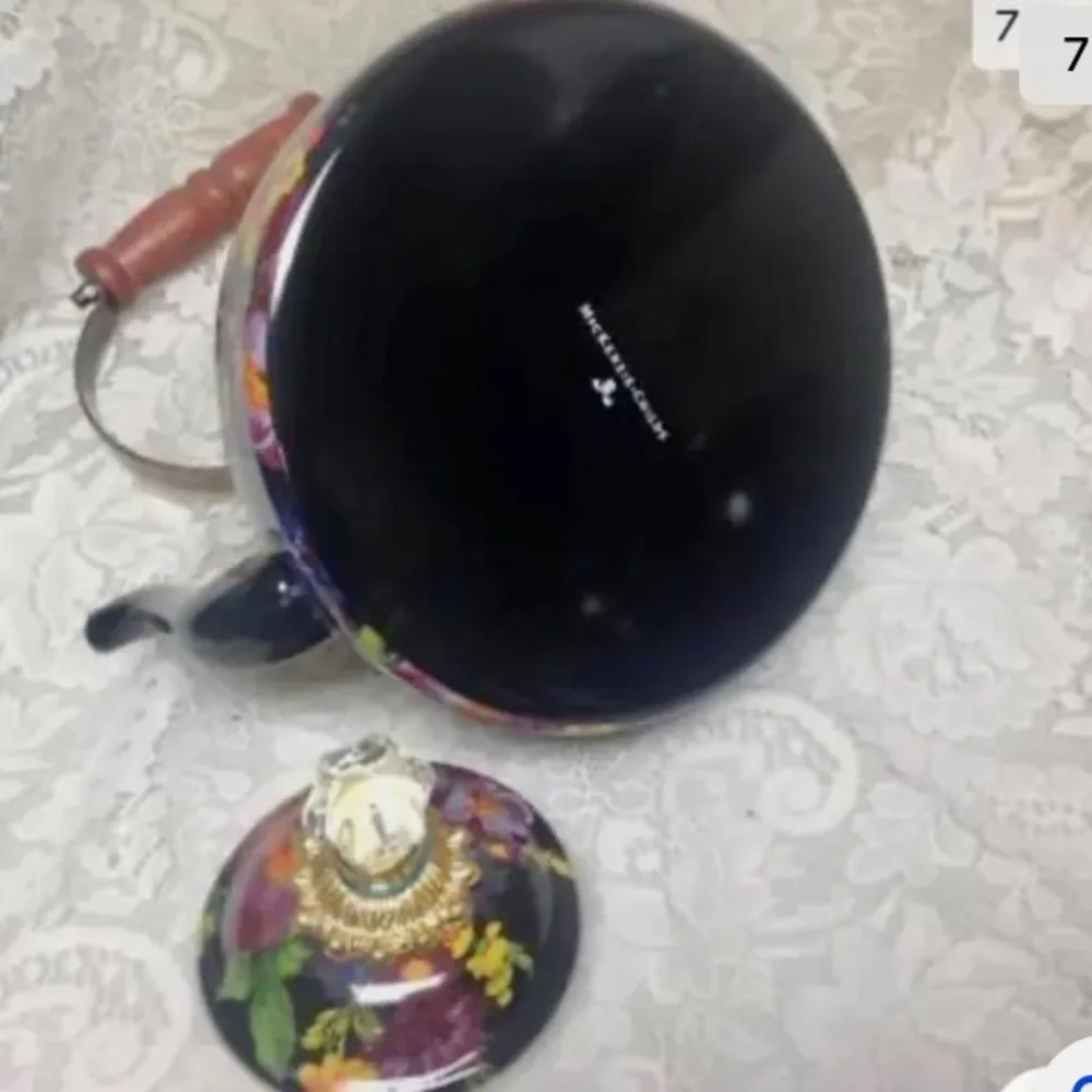 MacKenzie Childs Black Flower Market Enamel 144 oz-4.5 Qts Tea Kettle w/ 4 Mugs - Picture 7 of 11